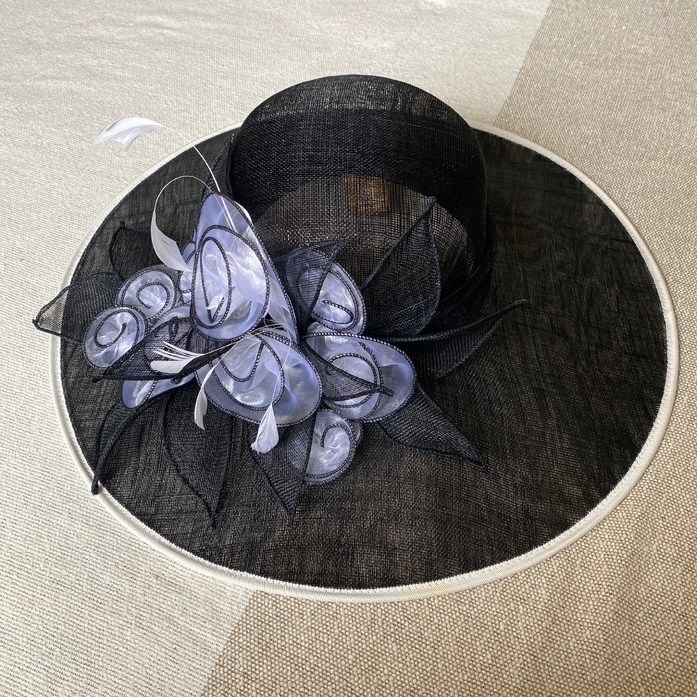Something Special Black and White 100% Sinamay Straw Hat + Protective Hat Box